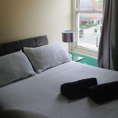 City Heights Apartment Canterbury Bagian luar foto