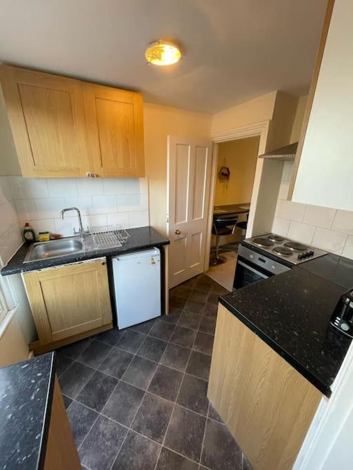 City Heights Apartment Canterbury Bagian luar foto