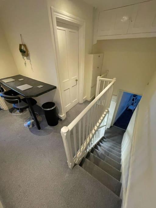 City Heights Apartment Canterbury Bagian luar foto