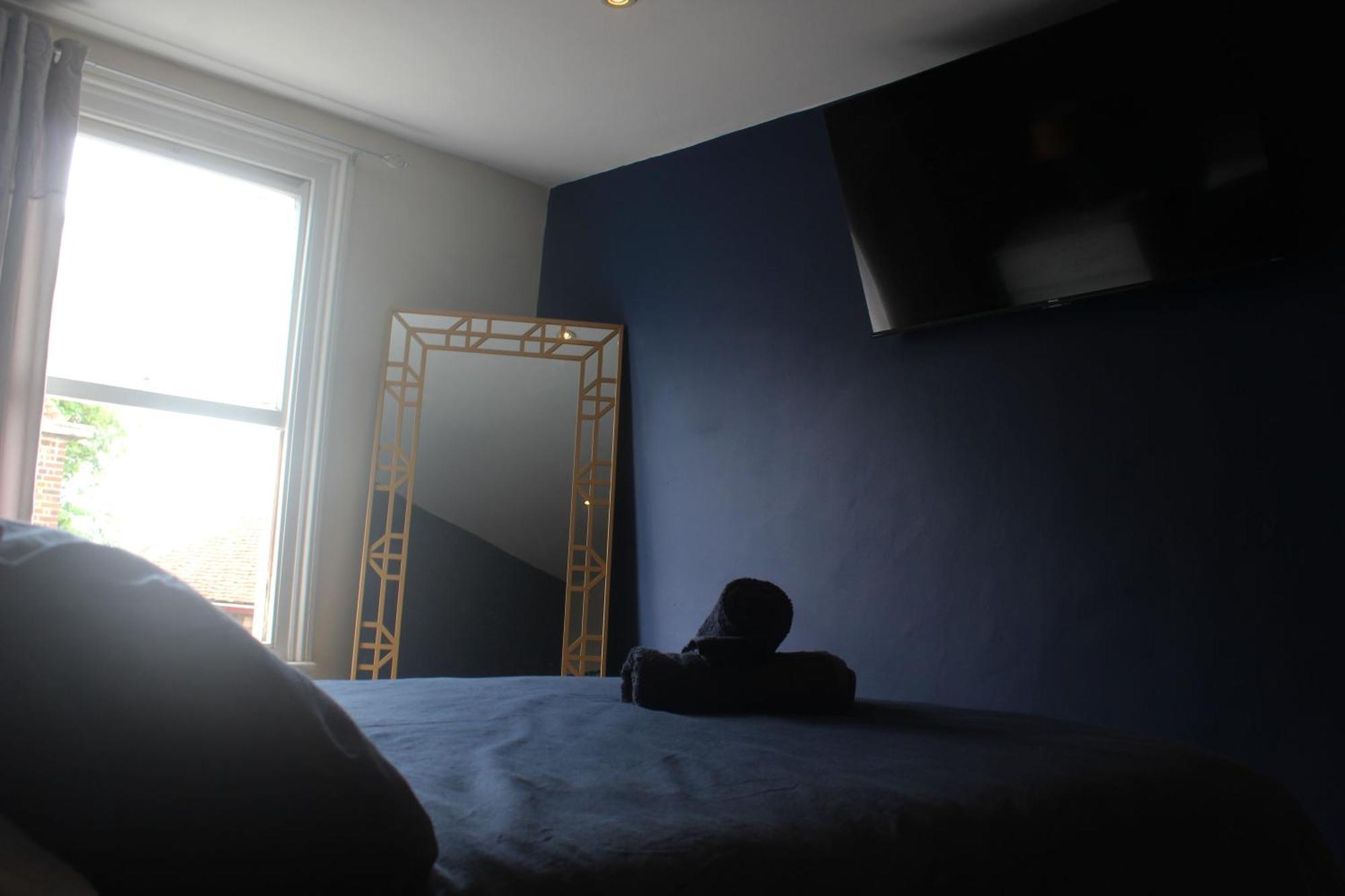City Heights Apartment Canterbury Bagian luar foto